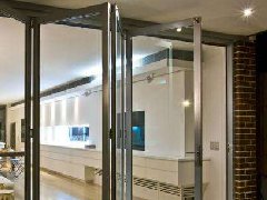 為何家里窗戶用的鋁合金門窗不到兩年全“生銹