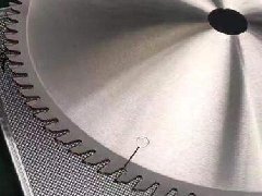 工業(yè)鋁型材切割要注意哪些問題？鋸片選擇是關(guān)